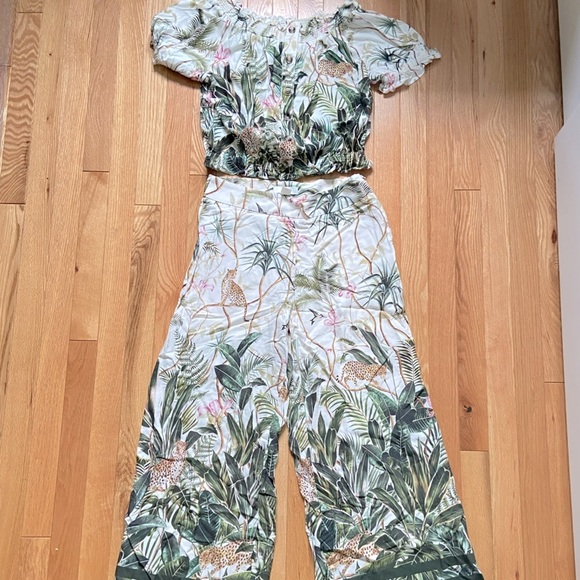H&M Pants - H&M Jaguar Palm Jungle print Blouse / Wide Leg Trouser Set Animal 4/6 Like New​​